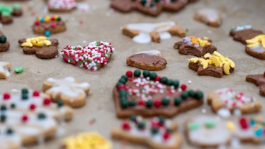 10 December 2020, Saxony-Anhalt, Magdeburg: Homemade Christmas cookies. Photo: Stephan Schulz/dpa-Ze...