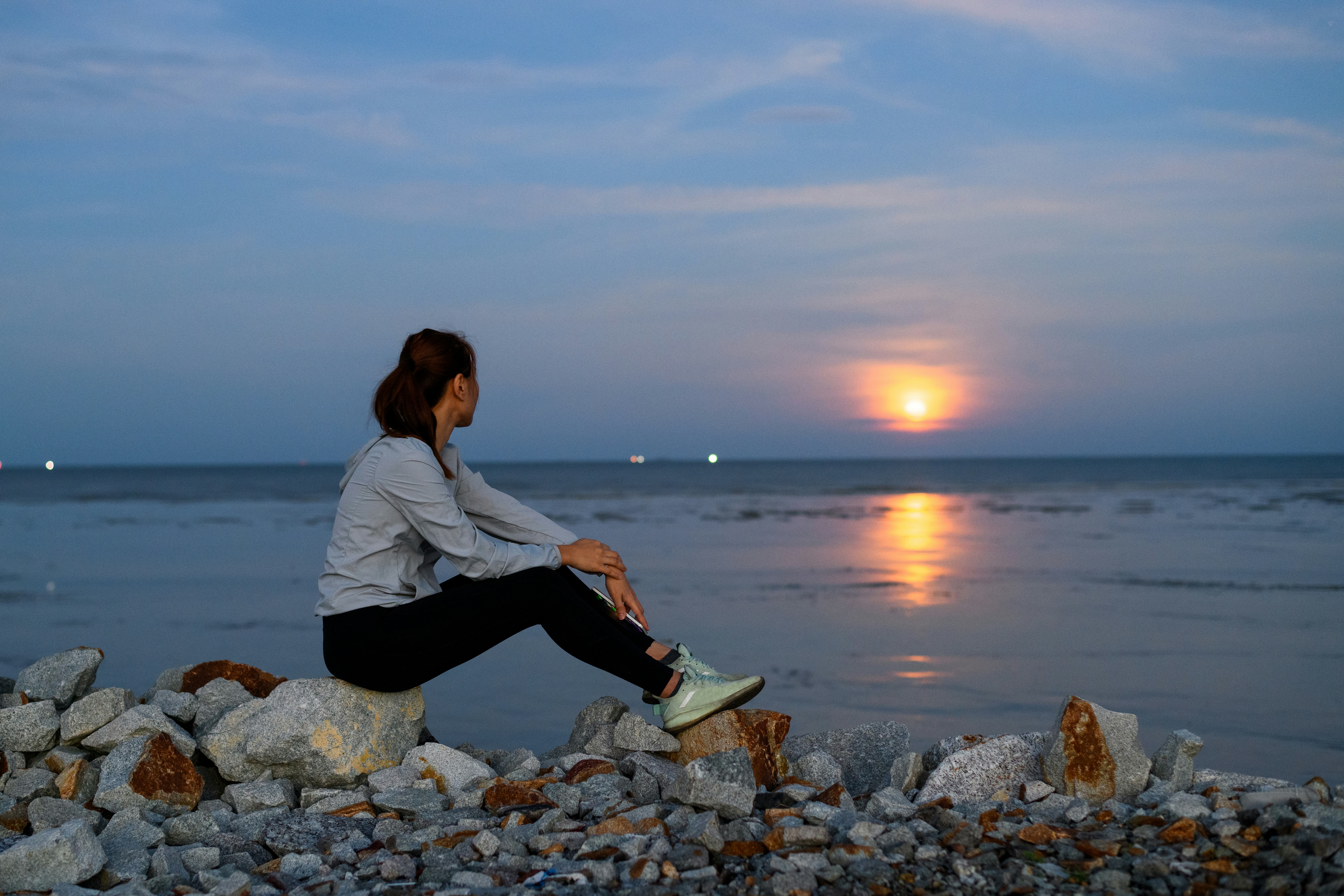 Follow these 7 dos and don&rsquo;ts during December&rsquo;s full cold moon.