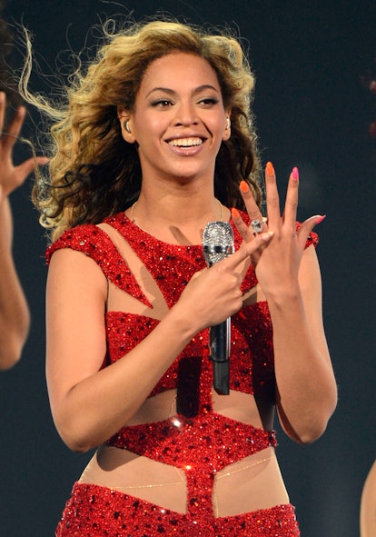 Beyonce rainbow nails 2012