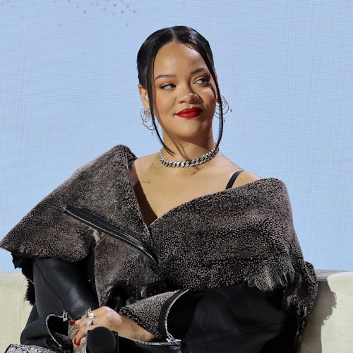 Rihanna’s aspen beauty look