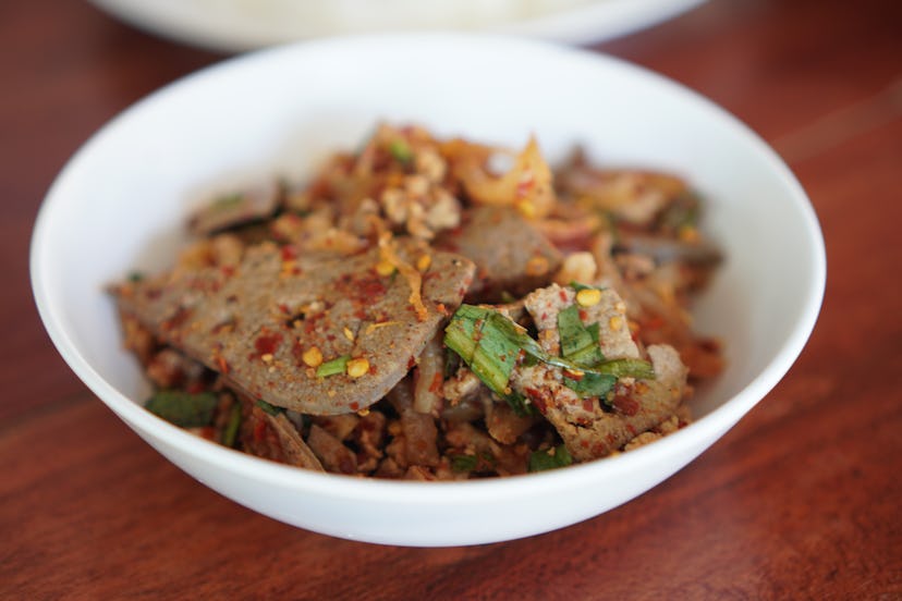 Spicy minced chicken with pork liver salad