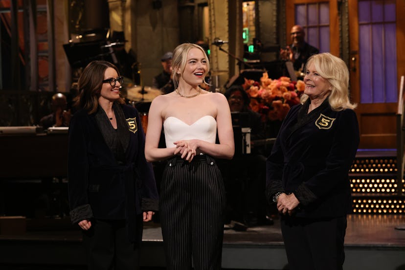 SATURDAY NIGHT LIVE -- "Emma Stone, Noah Kahan" Episode 1850 -- Pictured: (l-r) Surprise guest Tina ...