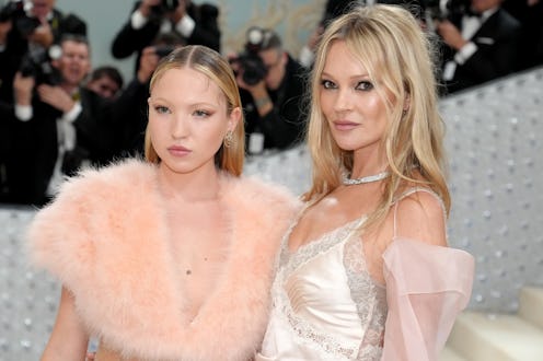 NEW YORK, NEW YORK - MAY 01: (L_R) Lila Moss and Kate Moss attend the 2023 Met Gala Celebrating "Kar...