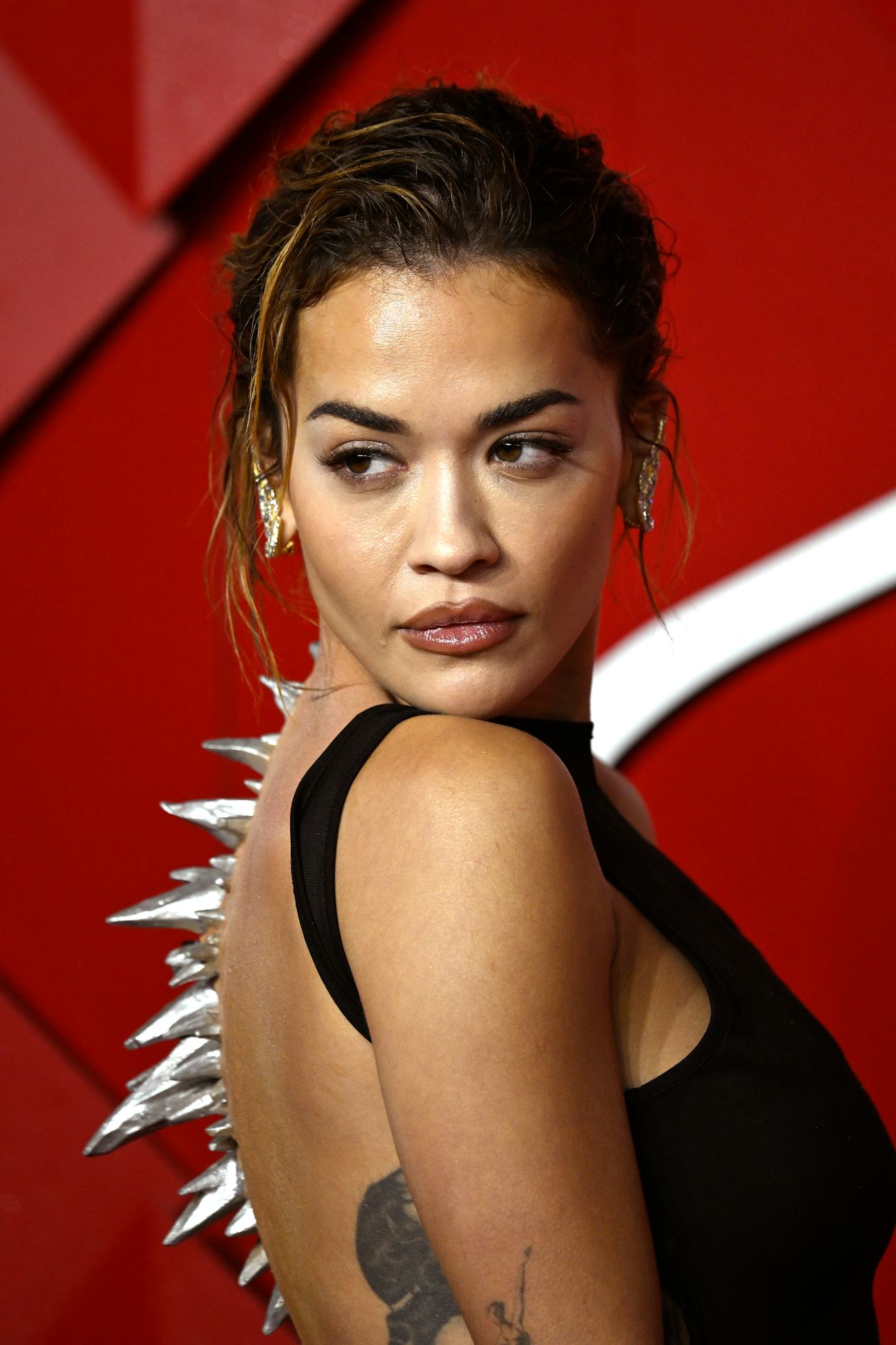 LONDON, ENGLAND - DECEMBER 04: Rita Ora attends The Fashion Awards 2023 presented by Pandora at the ...