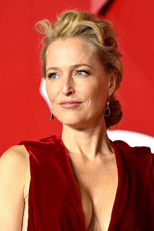 Gillian Anderson's LBD At The Crown Finale Celebration