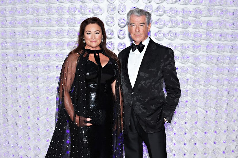 NEW YORK, NEW YORK - MAY 01:  (L-R)  Keely Shaye Smith and Pierce Brosnan attend The 2023 Met Gala C...