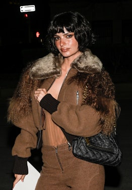 Emily Ratajkowski bob with bangs at the Marc Jacobs show on February 02, 2023 in New York City. (Pho...
