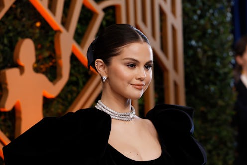 Selena Gomez wore a slicked-back bun at the SAG Awards in 2022.