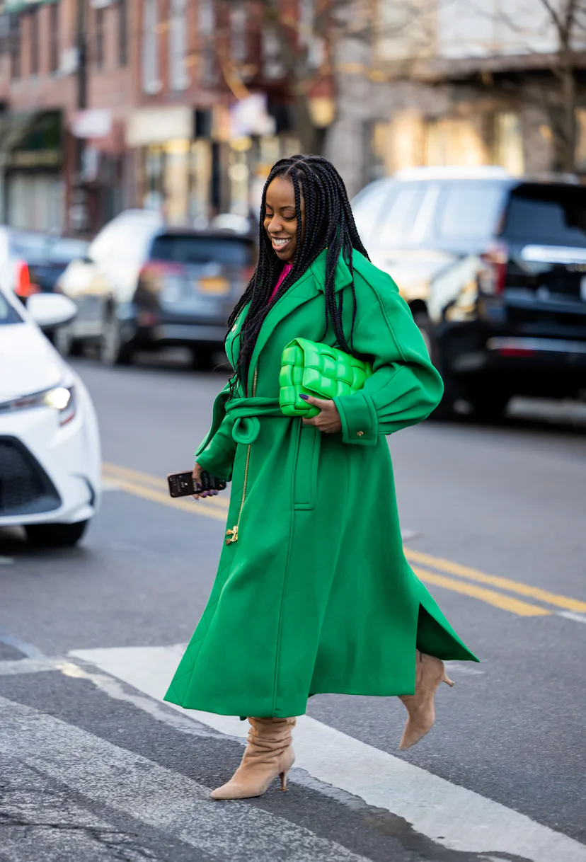 green dress street style Newly Auburn Emily Ratajkowski Proves Red and Green Should Always Be Worn Together