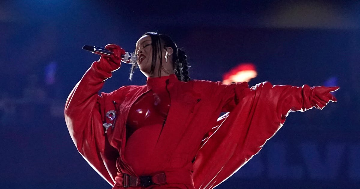 Rihanna's Super Bowl Halftime Show Setlist Spanned Her Catalog