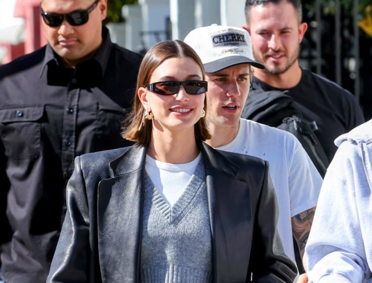 Hailey Bieber (L) and Justin Bieber