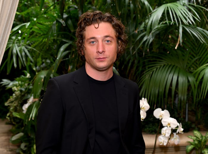 LOS ANGELES, CALIFORNIA - JANUARY 13: Jeremy Allen White attends the AFI Awards at Four Seasons Hote...