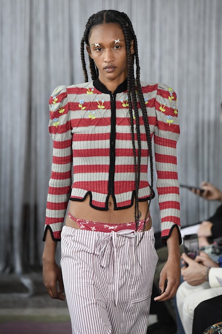 5 New Ways To Wear Bows, According To The Fall 2023 Runways