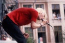 1993年8月15日，Radiohead乐队，Thom Yorke, Marktrock音乐节，比利时鲁汶。(摄影:Gie Knaeps/G…
