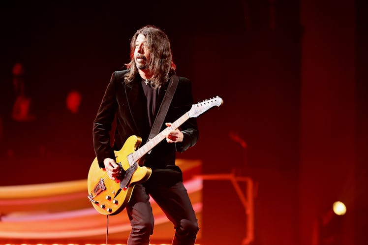 LOS ANGELES, CALIFORNIA - NOVEMBER 05: Dave Grohl performs onstage during the 37th Annual Rock & Rol...