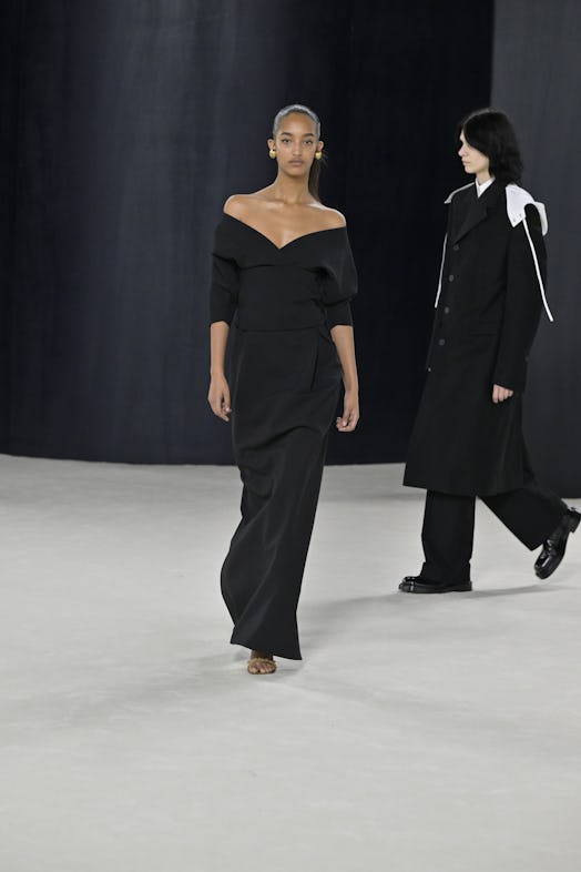 MILAN, ITALY - FEBRUARY 25: Model on the runway Ferragamo Fall 2023 Ready To Wear Fashion Show on Fe...