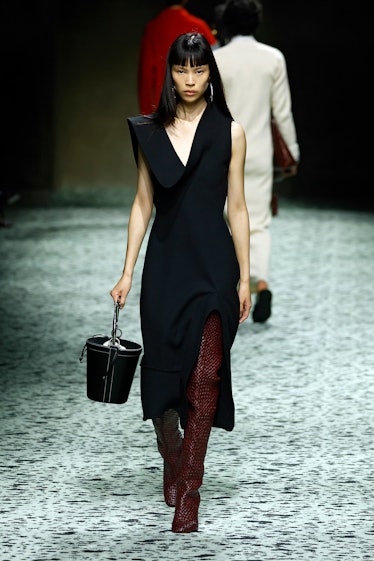 Bottega Veneta Fall 2023: Matthieu Blazy Invites Everyone Into the Illusion