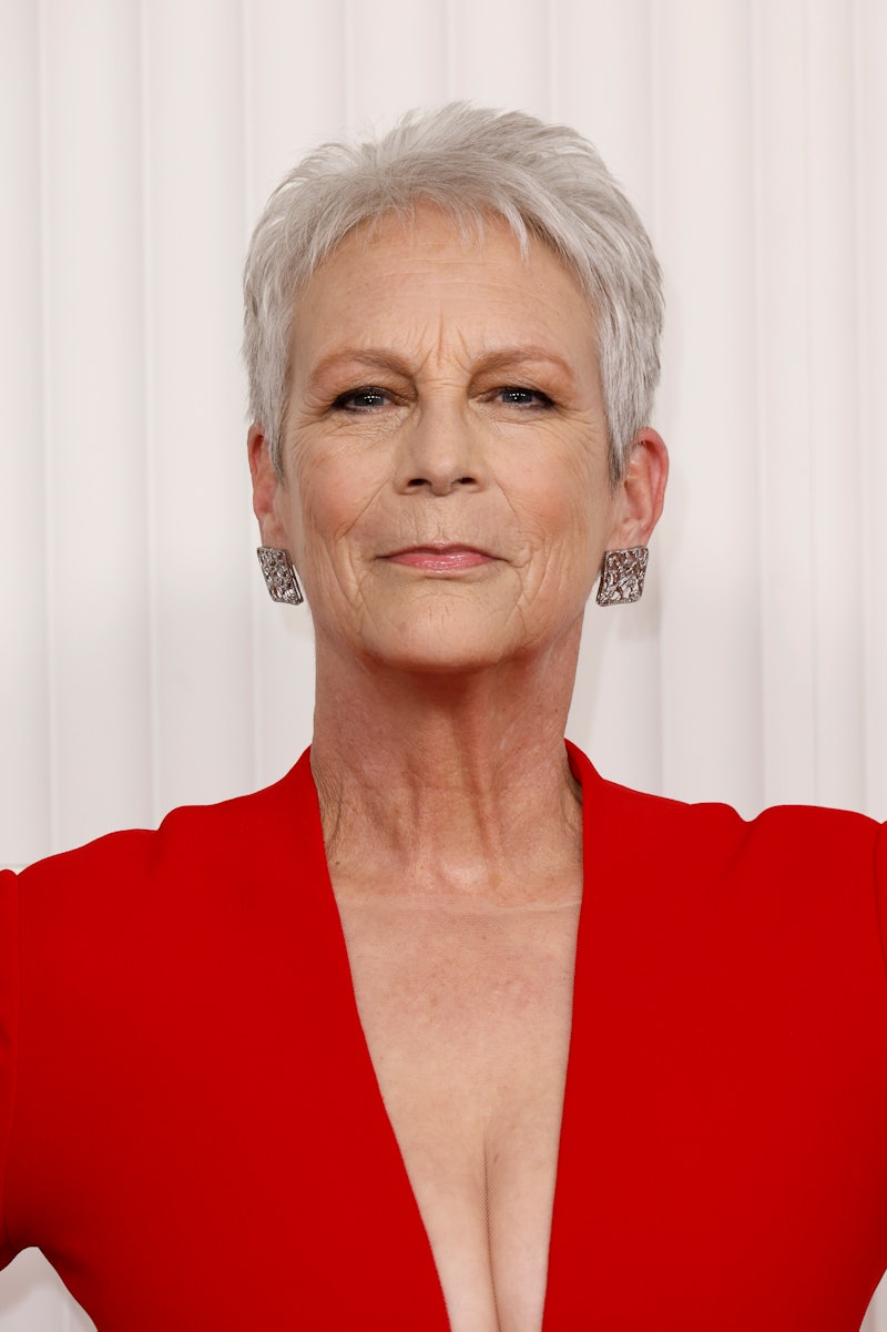 Jamie Lee Curtis reclaimed the "nepo baby" title at the SAG Awards 2023. 