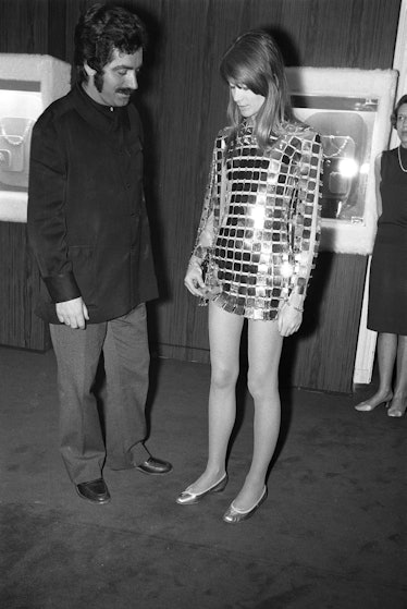 FRANCE - MAY 19:  Francoise Hardy in Paco Rabanne In France On May 19, 1968.  (Photo by REPORTERS AS...