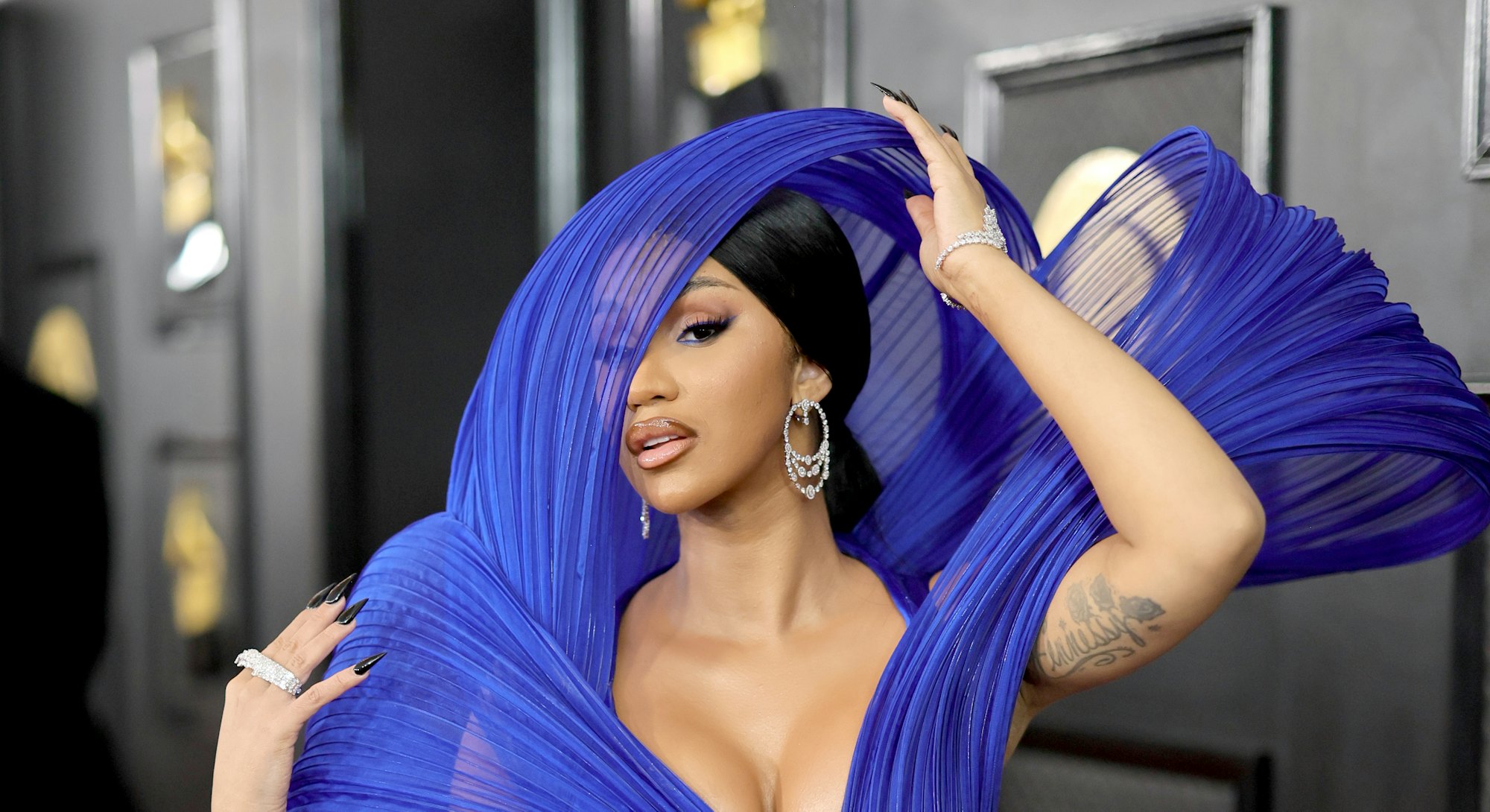 Cardi B's long black nails were one of the best manicure moments at the Grammys in 2023.