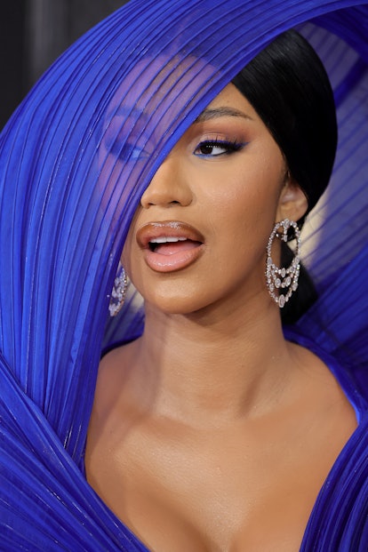Cardi B blue eyeliner at the 65th GRAMMY Awards on February 05, 2023 in Los Angeles, California. (Ph...
