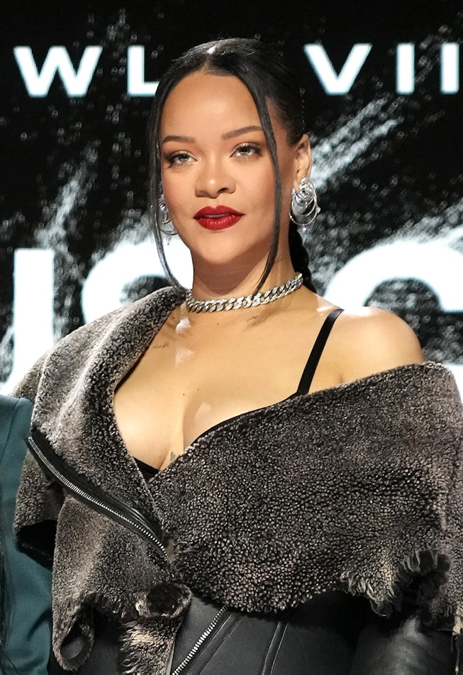 PHOENIX, ARIZONA - FEBRUARY 09:  Rihanna poses onstage during the Apple Music Super Bowl LVII Halfti...