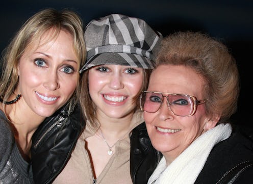 The Meaning Of Miley Cyrus' "Wonder Woman" Lyrics Is Heartbreaking // Tribute To Mother & Grandmothe...