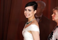 Sofia Carson's hairstyle at the 2023 Oscars.