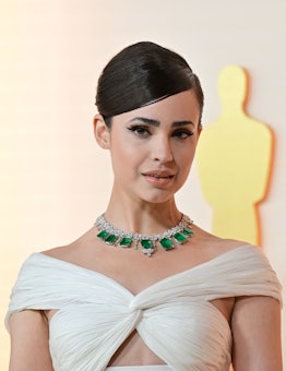 Sofia Carson makeup at 2023 Oscars