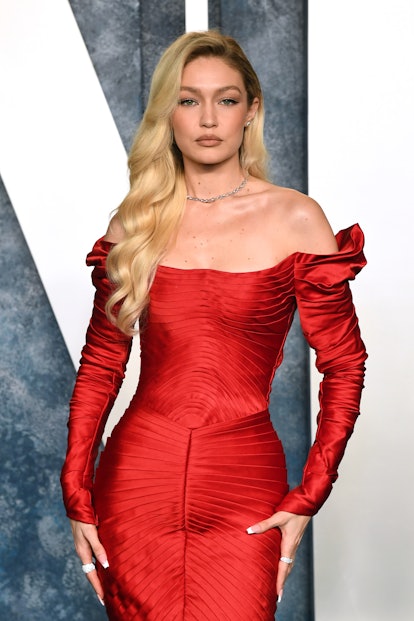 Ana-De-Armas-Oscars-2023-Vanity-Fair-Party-Style-Fashion-Red