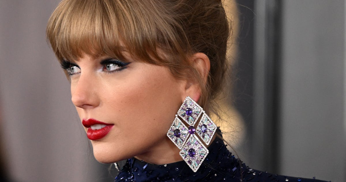 „Patchworkowe” paznokcie Taylor Swift są idealne na jej erę koncertową „Patchworkowe” paznokcie Taylor Swift są idealne na jej erę koncertową