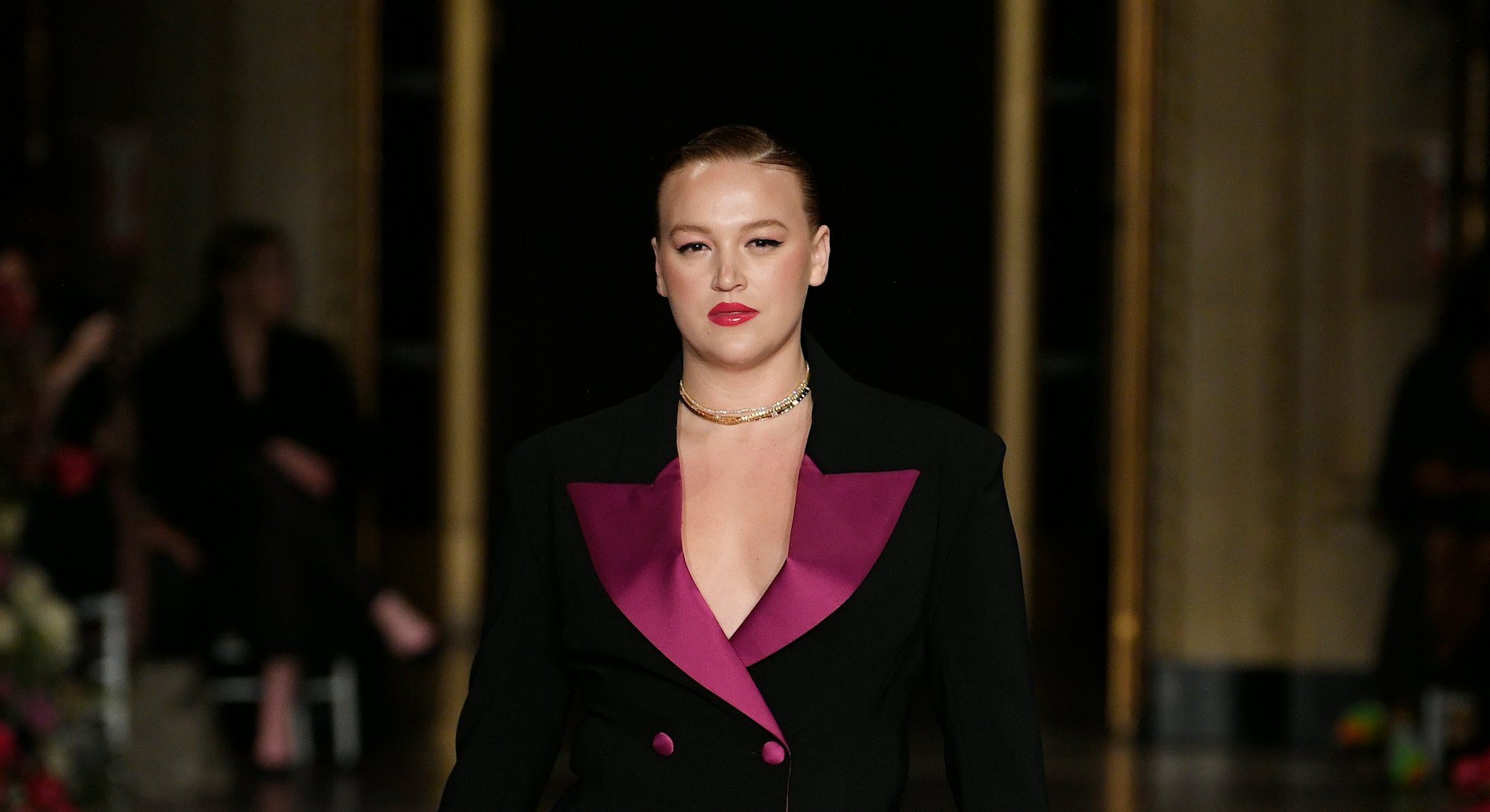 A plus-size model at Christian Siriano RTW Fall 2023.