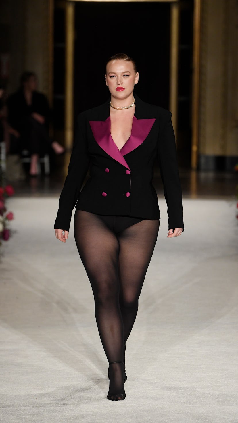 A plus-size model at Christian Siriano RTW Fall 2023.