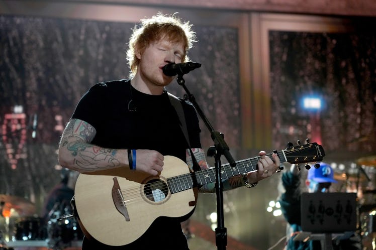 LOS ANGELES, CALIFORNIA - NOVEMBER 05: Ed Sheeran performs on stage during the 37th Annual Rock & Ro...
