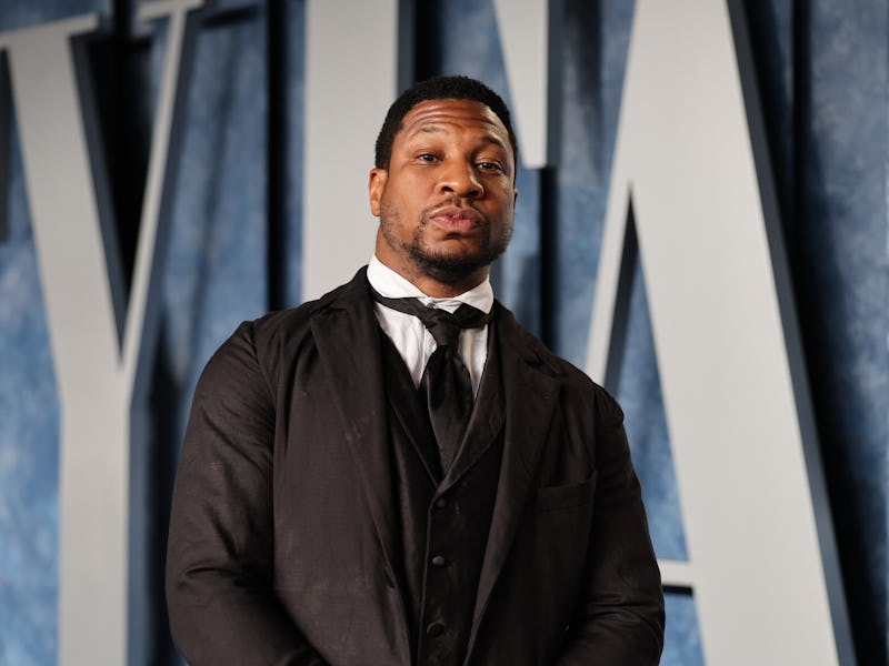 BEVERLY HILLS, CALIFORNIA - MARCH 12: Jonathan Majors attends the 2023 Vanity Fair Oscar Party Hoste...