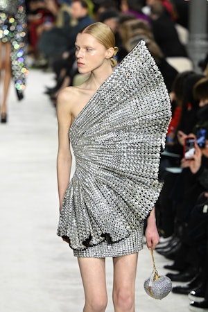 A model during the Balmain Womenswear Fall Winter 2023-2024 show.
