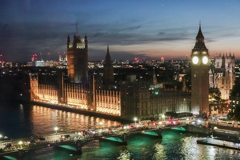 28 October 2022, Great Britain, London: The Palace of Westminster with the Elizabeth Tower, where th...