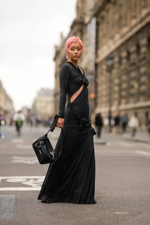 Colorful hair is a  Paris Fashion Week Fall/Winter 2023 street style beauty trend.