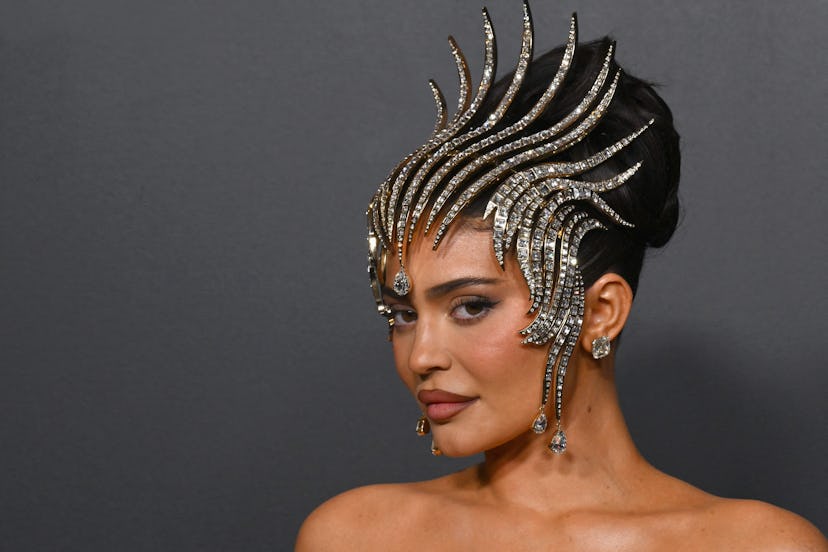 Matte liquid lipsticks are one of the top makeup trends of 2023, with Kylie Jenner, Rihanna, & more …