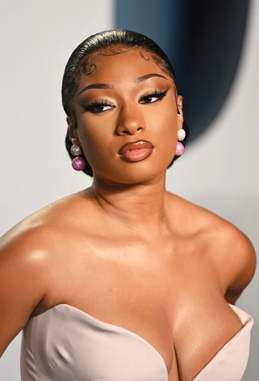 Megan Thee Stallion beauty look at the 2022 Oscars Awards.