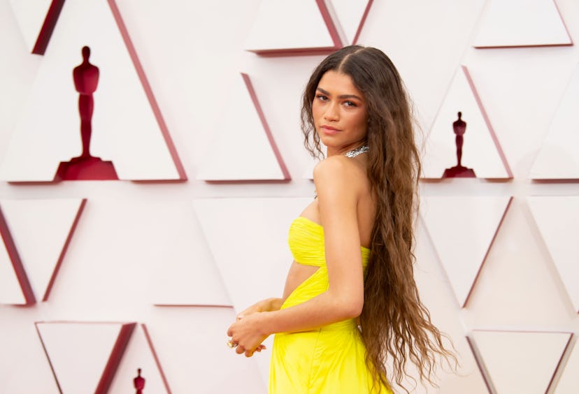 Zendaya's beauty look at the 2021 Oscars.