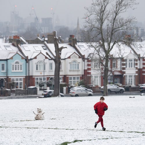 Best Memes & Tweets About The UK’s March Snow