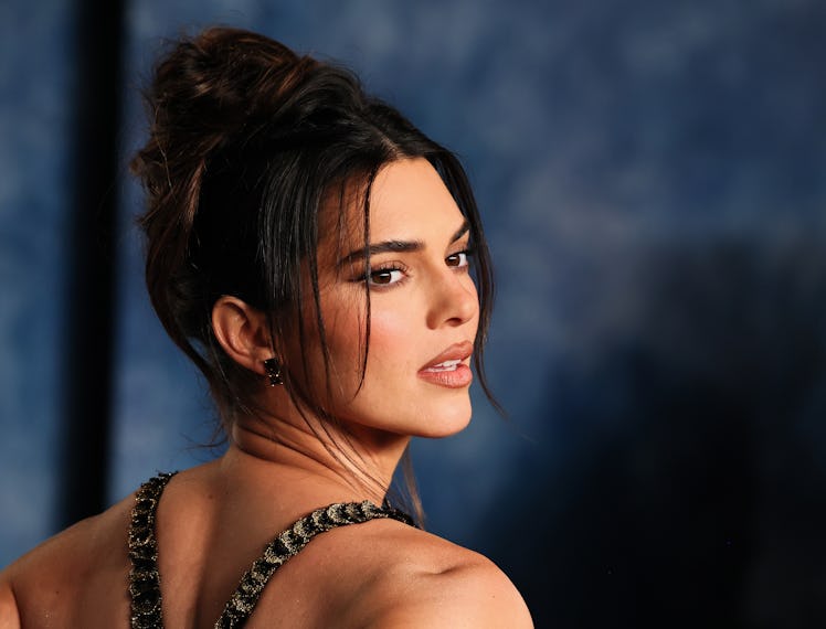 BEVERLY HILLS, CALIFORNIA - MARCH 12: Kendall Jenner attends the 2023 Vanity Fair Oscar Party Hosted...