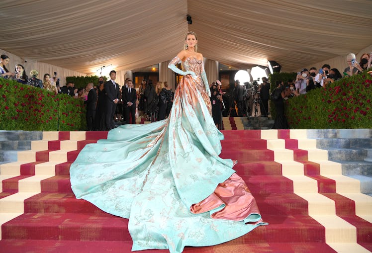 Blake Lively arrives at The 2022 Met Gala Celebrating "In America: An Anthology of Fashion" 