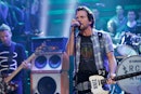 《吉米·法伦深夜秀》第915集附图:Pearl Jam乐队的音乐嘉宾Eddie Vedder…