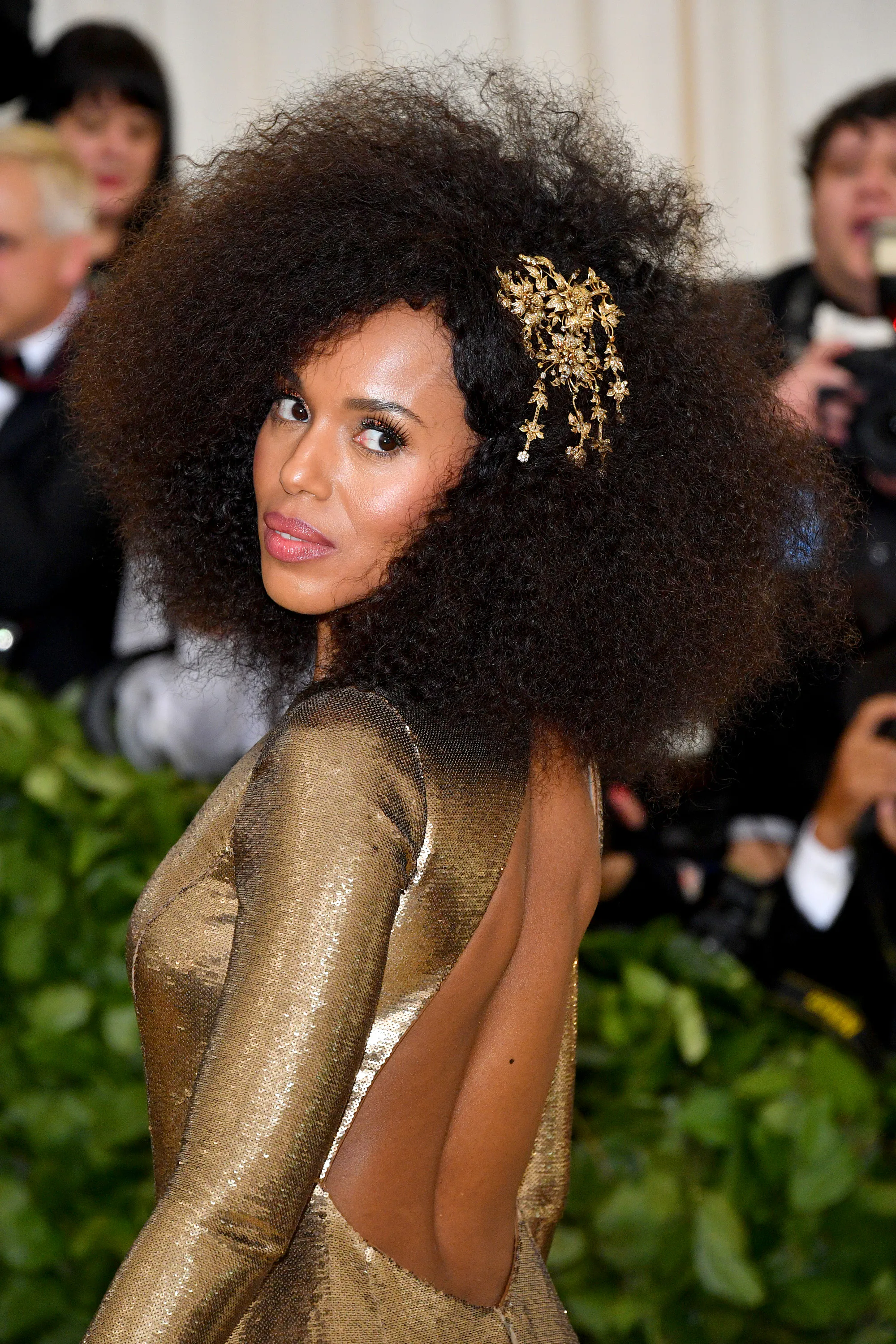 Kerry Washington voluminous brushed out afro with gold headpiece Met Gala 2018