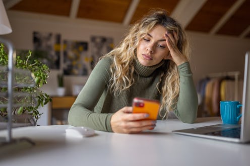 These are the three signs who always have their phone at 20%, according to an expert.