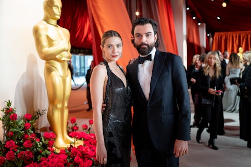 Who Is Elizabeth Olsen's Husband? Robbie Arnett Wrote A Children's Book With Her