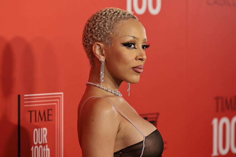 Doja Cat's red carpet style.