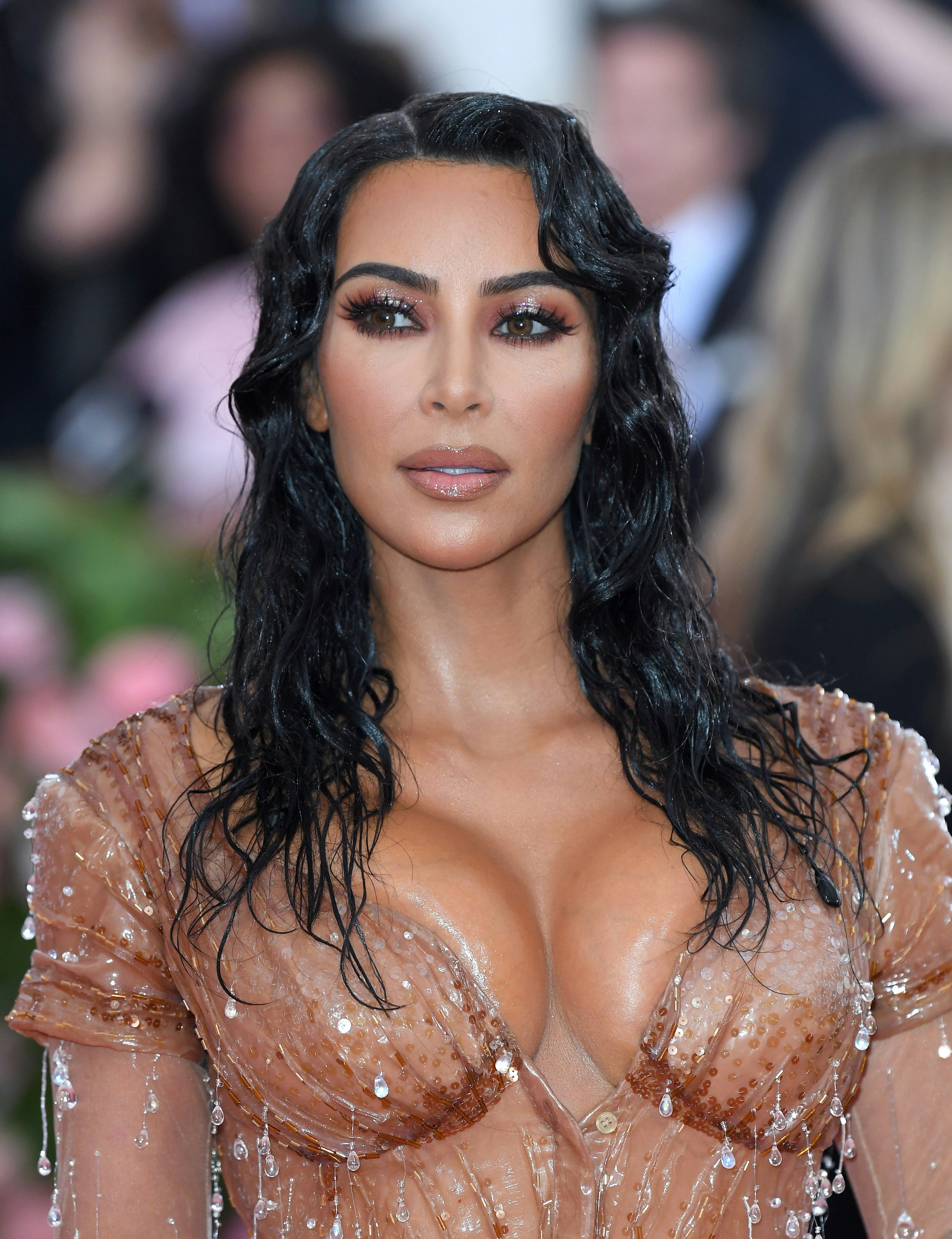 Kim Kardashian West&rsquo;s hair &amp; makeup at the 2019 Met Gala celebrating Camp.